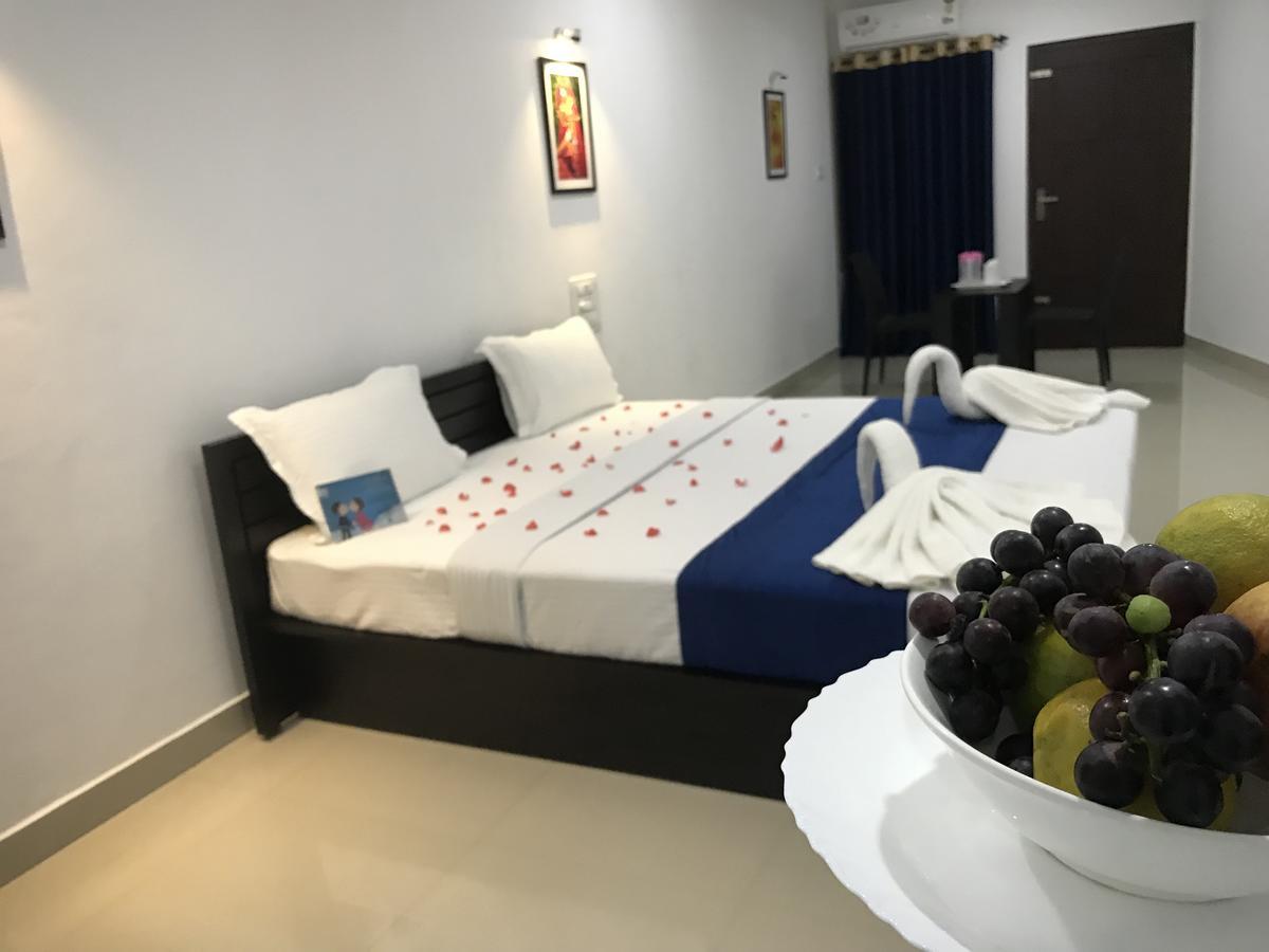 Highland Bristo Hotel Kalpetta Esterno foto
